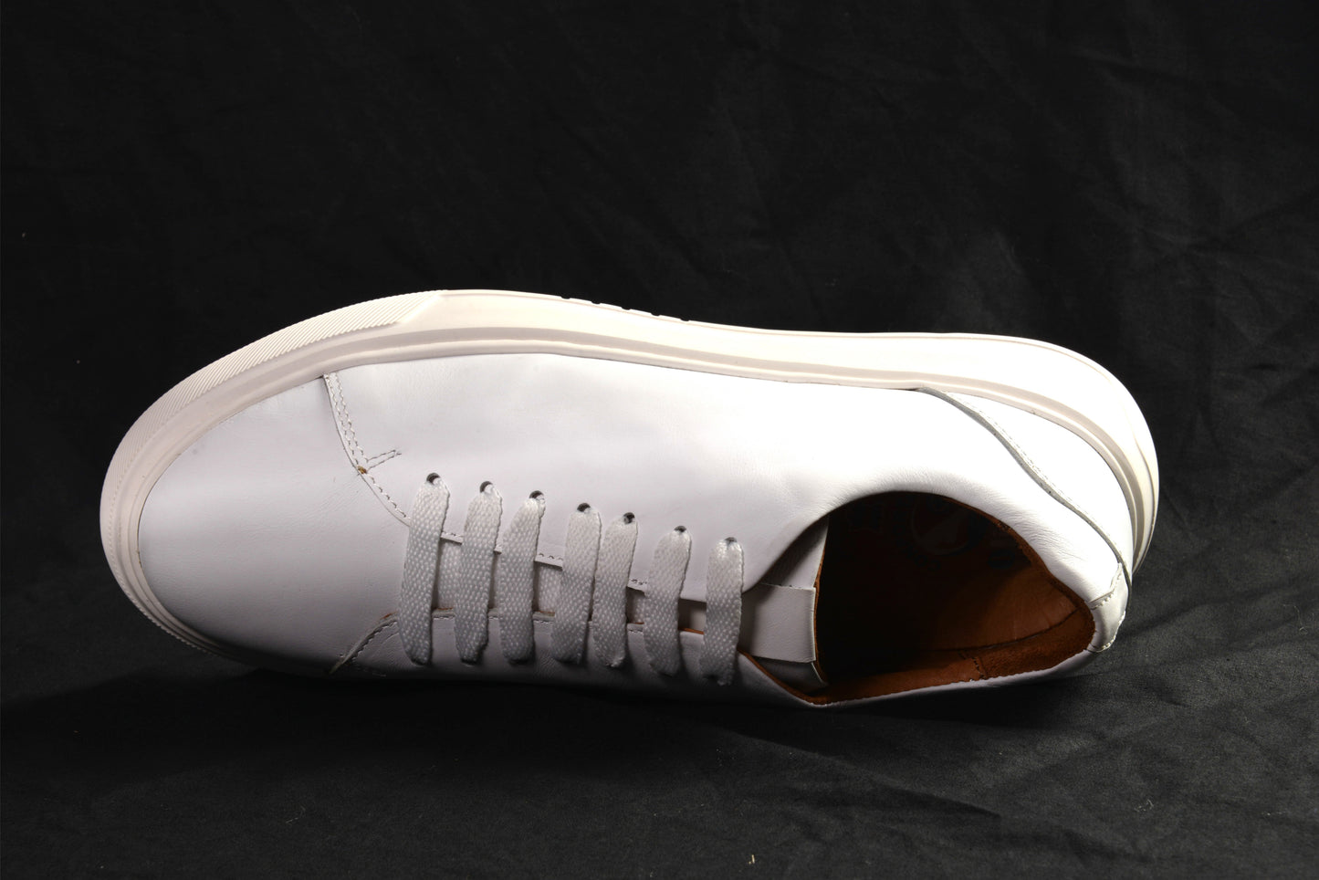 Basket Confortable blanc Réf 210