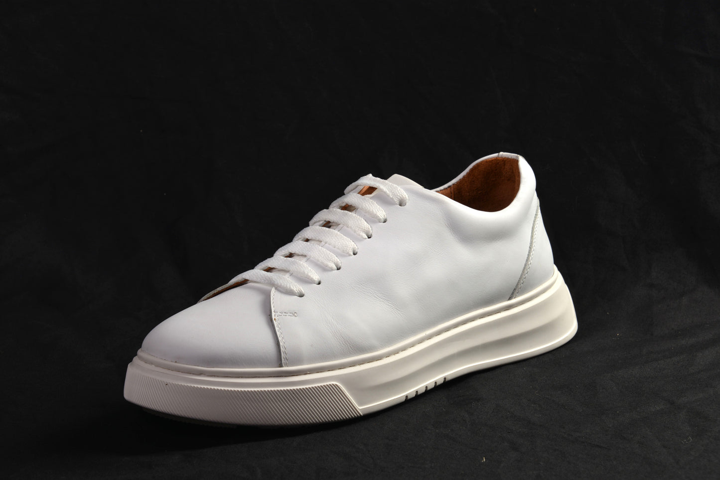 Basket Confortable blanc Réf 210